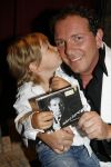 Hoofddorp 28 juni 2006
CD presentatie Robert Leroy in Claus Party house.
Robert  met Joshua en Sascha
Peter Smulders bv