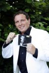 Hoofddorp 28 juni 2006
CD presentatie Robert Leroy in Claus Party house.
Robert  
Peter Smulders bv
