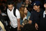 Schiphol 26 juni 2006
Aankomst nederlands elftal na wk.
Robin v Persie met zijn vrouw Bouchra met een poesje.
Peter Smulders bv