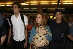 Schiphol 26 juni 2006
Aankomst nederlands elftal na wk.
Robin v Persie met zijn vrouw Bouchra met een poesje.
Peter Smulders bv