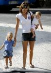 Ibiza 29 juli 2006
Robine v d Meer gaat boodschappen doen met haar zoontje en dochtertje