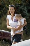 Ibiza 29 juli 2006
Robine v d Meer gaat boodschappen doen met haar zoontje en dochtertje