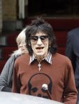 Amsterdam 2 augustus 2006
The Rolling stones vertrekken uit het amstel. Ronnie Wood met zijn vrouw.