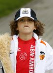 Amsterdam 2 juni 2006
Justin Kluivert op training bij de ajax jeugd. Justin is gescout door AJAX. Papa Patrick en moeder Angela waren natuurlijk bij de eerste training. Ruben Kluivert
Peter Smulders bv