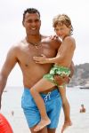 Ibiza 27 juli 2006
Ruud Gullit op vakantie met Estelle Joelle en Maxim op Ibiza.