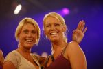 Aalsmeer 18 augustus 2006
Big Brother huis begint weer. alle bewoners vertrekken vanuit de studio naar het BB huis.
Sabrina en Monique