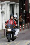 Amsterdam 5 augustus 2006
Sebastiaan labrie met zijn vriendin op scooter