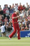 Zandvoort, 13 Augustus 2006 Dutch KLM Open Golf 2006
Kennemer Golfclub
Winnaar Simon Dyson uit Engeland maakt zijn winnende put