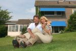 Warmenhuizen, 24 Juni 2006
Sjoukje Smit met haar nieuwe vriend Klaus Metternich
© foto Peter Smulders BV