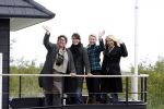 Muiderberg 31 mei 2006
Linda de Mol, Annette Malherbe Tjitske Reidinga  en Susan Visser  (Gooische vrouwen)op woonark in natuurreservaat Naardermeer tegen aanleg A6
Peter Smulders bv