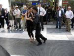 Buenos Aires mei 2006
2 dansers dansen de tango ijn het centrum van Buenos Aires.
