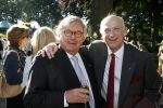 Wassenaar 6 juni 2006
Auberge de Kievit gekozen tot terras van het jaar door talkies.
Thoma s Lepeltak met Graaf Festetics de Tolna
Peter Smulders bv