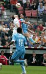 Rotterdam, 7 Mei 2006
Feyenoord stadion Gatorade Cup (KNVB-beker ) Seizoen 2005/2006
AJAX-PSV, eindstand 2-1
Thomas Vermaelen in duel Jan Vennegoor of Hesselink