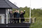 Muiderberg 31 mei 2006
Linda de Mol, Annette Malherbe Tjitske Reidinga  en Susan Visser  (Gooische vrouwen)op woonark in natuurreservaat Naardermeer tegen aanleg A6
Peter Smulders bv