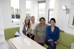 Muiderberg 31 mei 2006
Linda de Mol, Annette Malherbe Tjitske Reidinga  en Susan Visser  (Gooische vrouwen)op woonark in natuurreservaat Naardermeer tegen aanleg A6