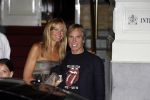 Amsterdam 31 juli 2006
Tommy Hilfiger met zijn vriendin en dochter vertrekken bij het amstel hotel.