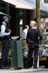 Amsterdam 17 mei 2006
Tooske Breugem heeft discussie met mensen van parkeerbeheer omdat ze niet betaald heeft.
Peter Smulders bv