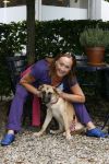 Muiderberg 24 augustus 2006
Viola Holt met haar nieuwe hond Beau.