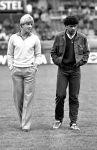 13 mei 1981
Wim Kieft samen met Frank Rijkaard voor aanvang van de wedstrijd AJAX-AZ 67.

PETER SMULDERS BV