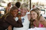 Ibiza 27 juli 2006
 Wim Kieft met dochter en Patty Brard   op Ibiza.