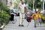 Amsterdam 2 juni 2006
Wim Kok haalt zijn2 kleinkinderen van school.
Peter Smulders bv