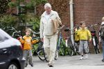Amsterdam 2 juni 2006
Wim Kok haalt zijn2 kleinkinderen van school.
Peter Smulders bv