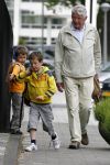 Amsterdam 2 juni 2006
Wim Kok haalt zijn2 kleinkinderen van school.
Peter Smulders bv