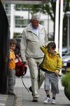 Amsterdam 2 juni 2006
Wim Kok haalt zijn2 kleinkinderen van school.
Peter Smulders bv
