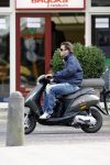 Amsterdam 17 mei 2006
Winston Gerschtanowitz op zijn vespa scooter.
Peter Smulders bv