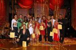 Hilversum 13 mei 2006
Finale Dancing with the stars.
Winston Post  geeft alle deelnemers een  horloge