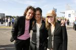 Amsterdam 14 juli 2006
Premiere Cirque du Soleil Alegria.
Xandra Brood en dochter en een vriend
Peter Smulders bv