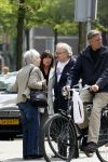 Amsterdam 7 juni 2006
Youp van t hek met zijn vrouw Debby Petter op de fiets in Amsterdam.
Peter Smulders bv