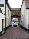Zaltbommel, 8 Augustus 2006
 De poort van die uitkomt op de Waal