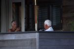 Loenen aan de Vecht 5 augustus 2007
Aad v d Heuvel met zijn vrouw op zijn woonboot aan de Vecht.