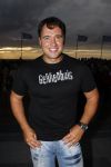 Noordwijk 15 augustus 2007
Tros zomerfeest bij hotels van Oranje . Zanger Alex met t shirt met tekst gekkenhuis