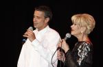 Den Haag 23 juni 2007
Optreden van Anneke Gronloh in het koninklijk theater van Den Haag vanwege haar 65e verjaardag. Op deze dag is ook haar zus Tjula overleden. met zoon Wim Jaap