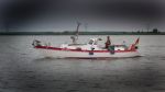 Blote buik op het water