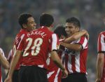 Eindhoven, 25 Augustus 2007 Eerste thuiswedstrijd Seizoen 2007/2008 PSV-NEC, eindstand 5-0
Carlos Salcido feliciteert Fagner met zijn eerste doelpunt voor PSV, links Otman Bakkal