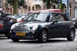 Amsterdam 16 augustus 2007
Catherine Keyl met mini cooper cabrio boodschappen aan het doen op de cornelis schuytstraat.