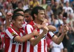 Eindhoven, 25 Augustus 2007 Eerste thuiswedstrijd Seizoen 2007/2008 PSV-NEC, eindstand 5-0
Danko Lazovic wordt gefeliciteerd door Ismail Aissati met zijn eerste doelpunt voor PSV