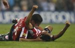 Eindhoven, 25 Augustus 2007 Eerste thuiswedstrijd Seizoen 2007/2008 PSV-NEC, eindstand 5-0
Fagner Conserva Lemos is blij en wordt geknuffeld door Ismail Aissati voor zijn eerste doepunt in dienst van PSV