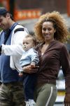 Amsterdam 30 juli 2007
Glennis Grace met vriend Moos en hun zoontje aan het wandelen.
Peter Smulders bv