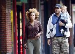 Amsterdam 30 juli 2007
Glennis Grace met vriend Moos en hun zoontje aan het wandelen.
Peter Smulders bv