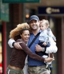 Amsterdam 30 juli 2007
Glennis Grace met vriend Moos en hun zoontje aan het wandelen.
Peter Smulders bv