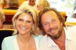St Tropez 4 augustus 2007
Vrijgezellendag van Willibrord Frequin bij Tahiti Beach.  Herman Heinsbroek en een vriendin