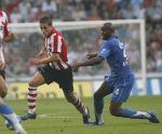 Eindhoven, 25 Augustus 2007 Eerste thuiswedstrijd Seizoen 2007/2008 PSV-NEC, eindstand 5-0
Ibrahim Afellay in duel met Dominique Kivuvu