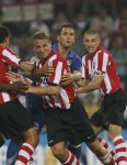 Eindhoven, 25 Augustus 2007 Eerste thuiswedstrijd Seizoen 2007/2008 PSV-NEC, eindstand 5-0
Jan Kromkamp zwaar in de tang bij Johnny v Beukering
