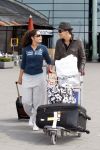 Schiphol 6 augustus 2007
Jan Smit en Yolanthe Cabau v Kasbergen komen terug op schiphol van hun reis naar India de Malediven en New York.
Peter Smulders bv