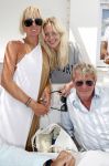 St Tropez 3 augustus 2007
Jan des Bouvrie viert zijn 65 e verjaardag bij Tropezina . Monique en Bo met Jan