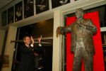 Sittard 15 januari 2003

Presentatie beeld Toon Hermans.
Aanwezig Maurice Hermans Gaby Hermans en ..... Hermans met hun dames. Jos Brink